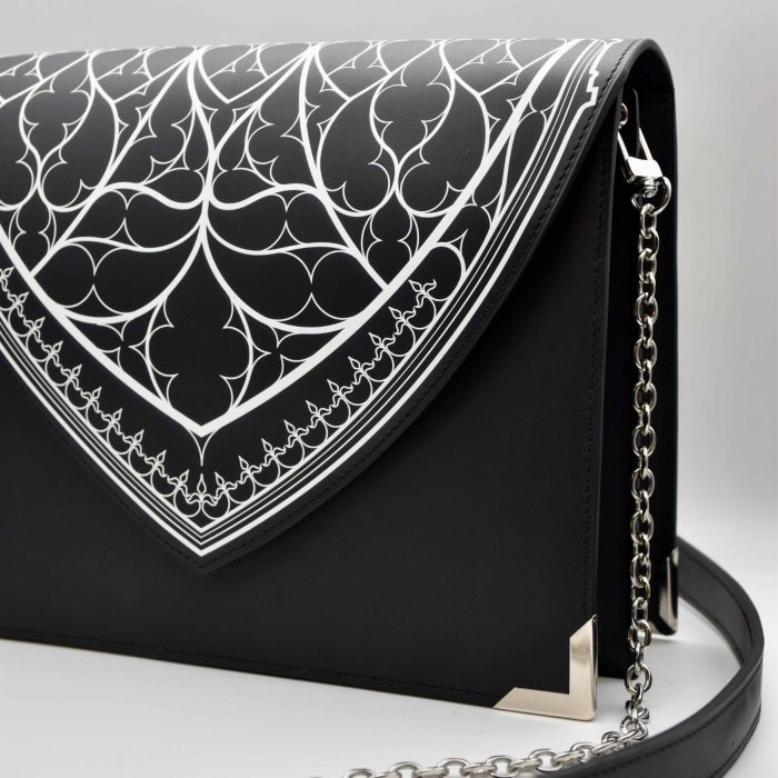 Sac "Grimoire" développé avec le tatoueur Bordelais, Lahhel